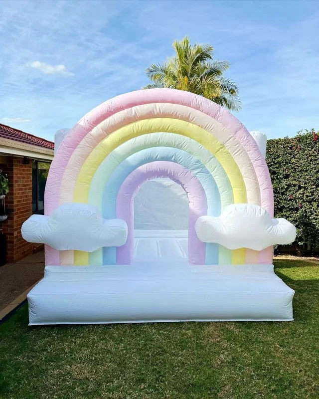 Castello Gonfiabile e Casa Gonfiabile in PVC Commerciale Arcobaleno con Colore e Dimensione Personalizzabili