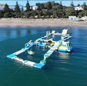 レクリエーション用インフレータブル水障害物公園 インフレータブル水上公園 チームビルディング活動用インフレータブルキャッスル