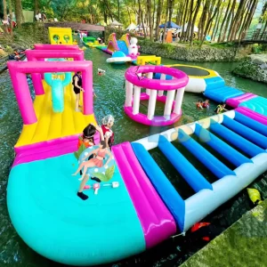 Corso di Ostacoli Gonfiabili per Acqua, Parchi Acquatici Commerciali, Giochi Acquatici per Bambini e Adulti in Estate