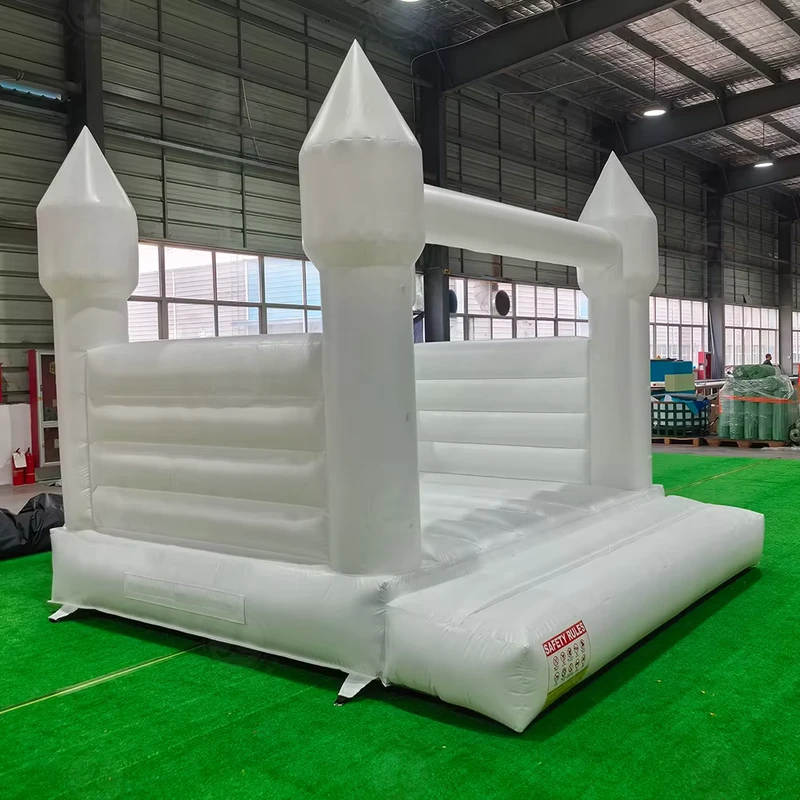 Romantic Inflatable Wedding Bounce Castle with Tulle Decoration for Garden Wedding Celebration