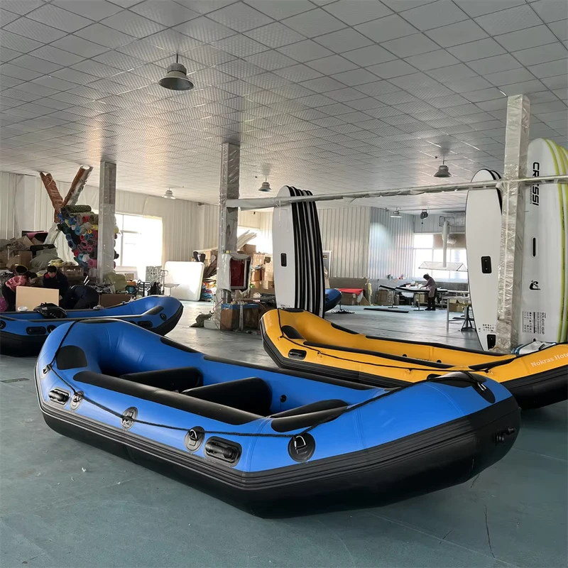 Bateau de rafting gonflable Hypalon PVC pour la pêche en eaux vives, auto-drainant