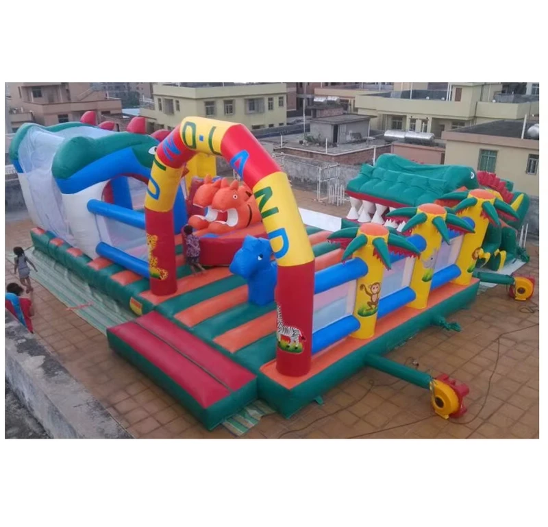 Château gonflable en PVC à design spécial, bouncer gonflable pour enfants dans un parc