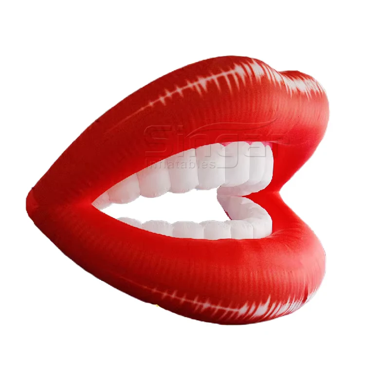 Mô hình môi khổng lồ bơm hơi hình trái tim đỏ làm đạo cụ nền sân khấu