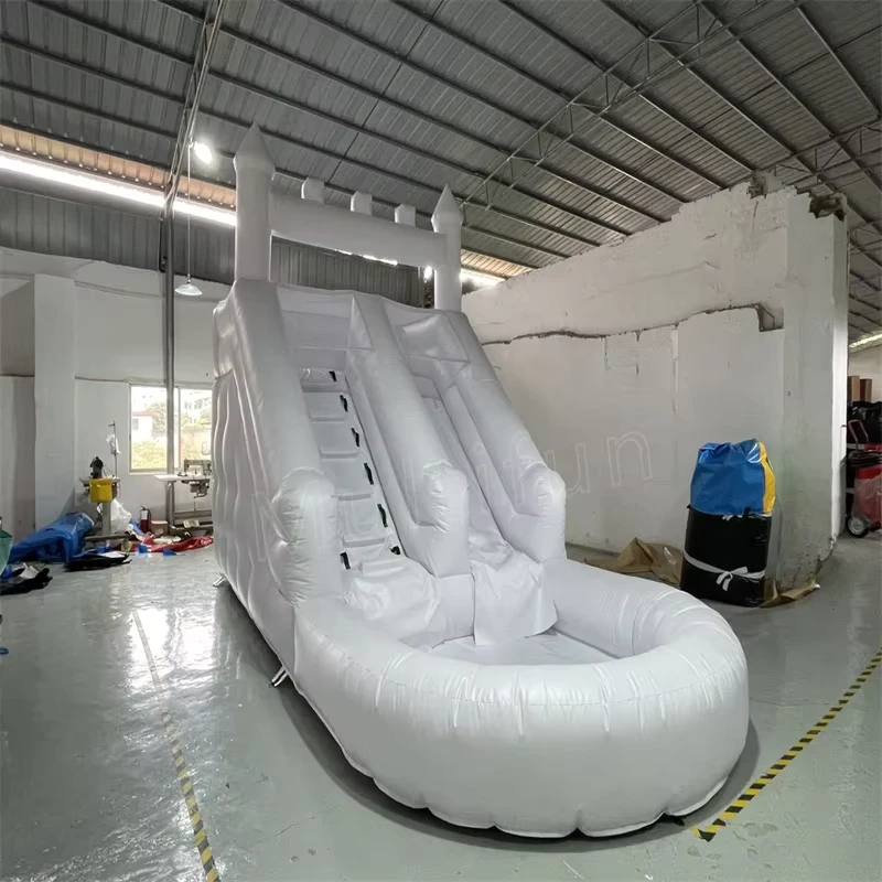 Toboggan aquatique gonflable écologique blanc avec installation facile et taille personnalisable pour un usage commercial