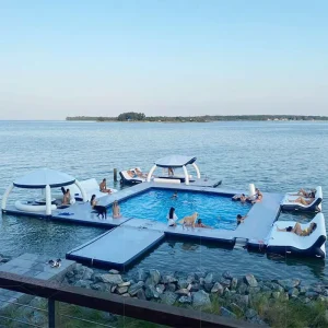Summer Water Bar Inflatable Floating Dock with Tent Sun Deck Floating Island Lounge Party Leisure Platform Inflatable Floating