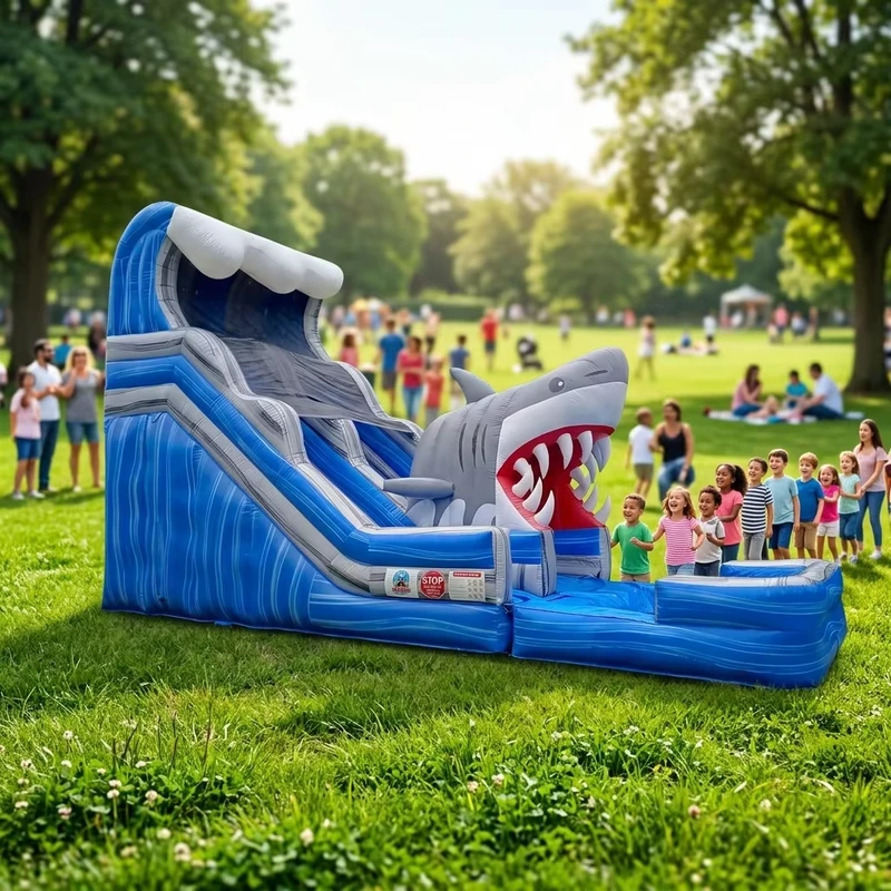 Seluncuran Air Inflatable Bentuk Megalodon Hiu Tiburon dengan Kolam untuk Penggunaan Komersial