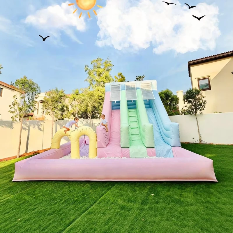 トリプルレーン パステルカラー インフレータブルスライド ボールピット付き 子供用パーティーレンタル 商業用裏庭屋外遊び場用