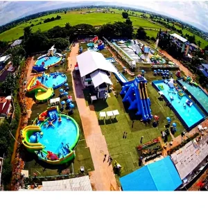 อุปกรณ์สนุกสนานในน้ำ สวนสาธารณะน้ำกลางแจ้งแบบเป่าลมในฤดูร้อน
