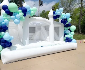 Castillo inflable de decoración para fiestas de boda y cumpleaños con globos