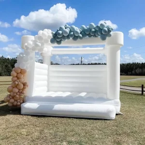 Castillo inflable de boda de fantasía blanca con tobogán para alquiler al aire libre