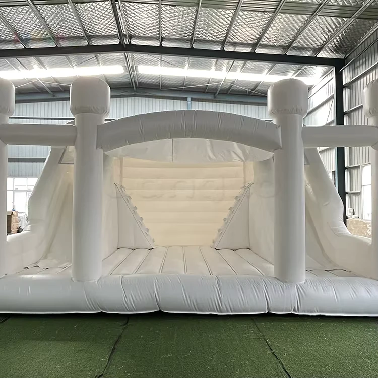Château gonflable blanc avec double toboggans, château rebondissant en PVC pour mariage en extérieur avec souffleur d'air