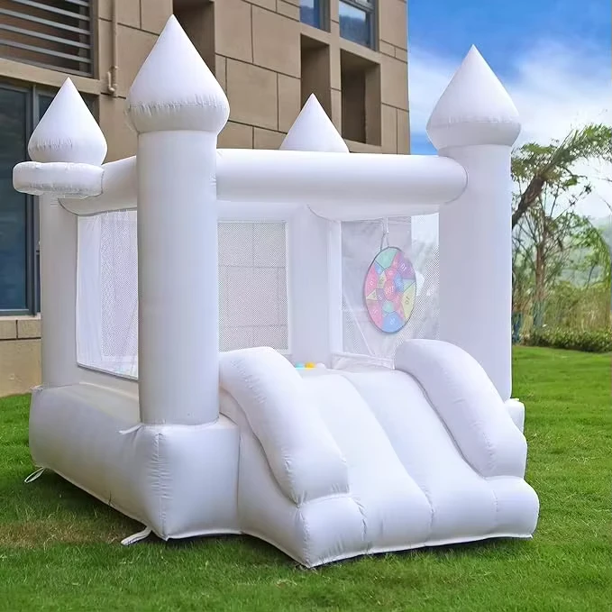 Maison Gonflable Blanche pour Fêtes en Extérieur avec Toboggan