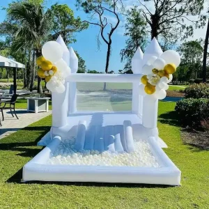 Castillo Inflable Blanco para Bodas con Material de PVC, Tamaño Personalizable y Logo Bordado para Uso Comercial al Aire Libre