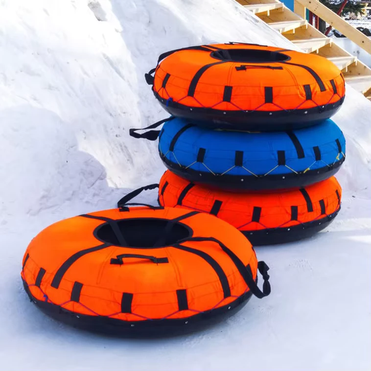 Tabung Karet Inflatable Musim Dingin, Multi Rider, Salju Tubing dengan Penutup, Sled Dasar Keras, Tabung Salju Inflatable