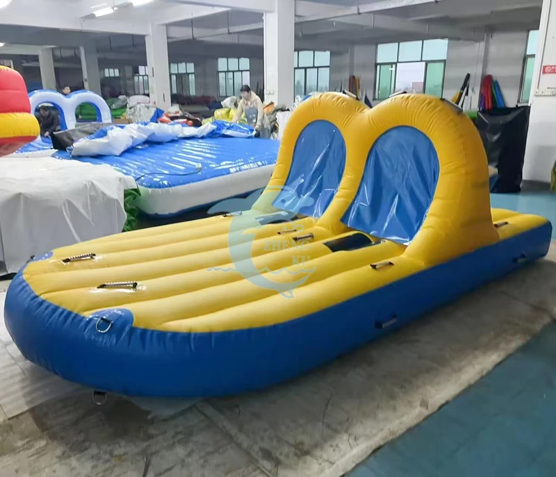 Zhengku Aufblasbares Wasserspielzeug Bandwagen Ziehsofa Tube 4 Sitze Aufblasbares Disco-Boot für Wassersportspiele