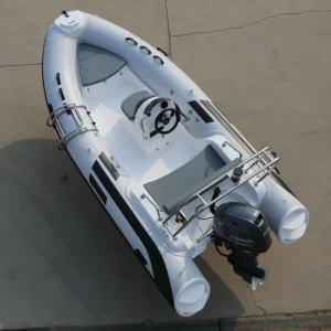Малый роскошный надувной каяк с мотором ORCA из стекловолокна